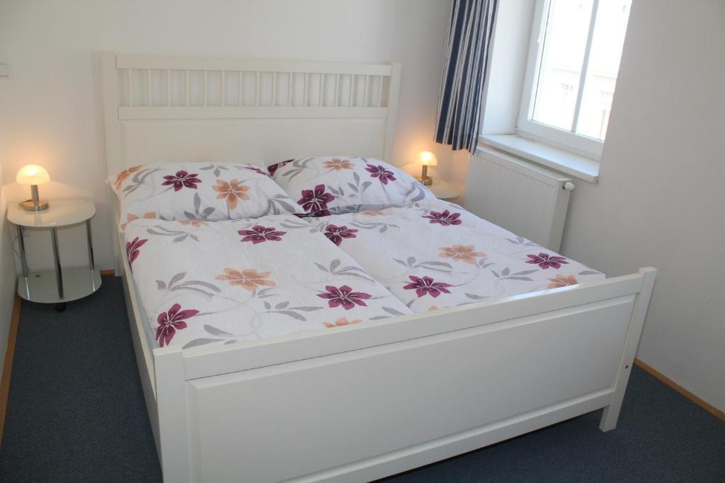 3 Rooms Sunny Apartments-Schoenbrunn, 100M2 With Balcony Вена Экстерьер фото